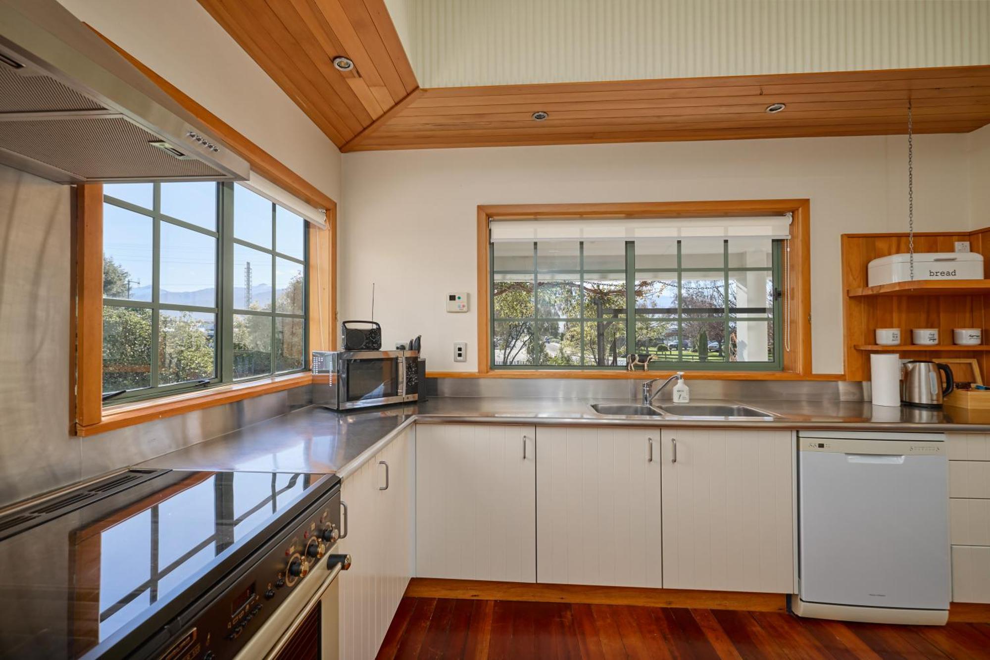 Ludstone Villa - A Charming Family Home Kaikoura Exterior photo